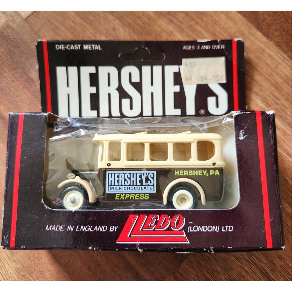 Hershey's Chocolate Diecast Transport Bus Lledo New Old Stock in Box